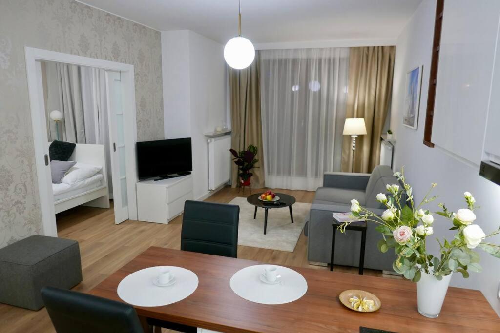 Kieslowskiego Apartment Vis-A-Vis Town Hall Warsaw Luaran gambar